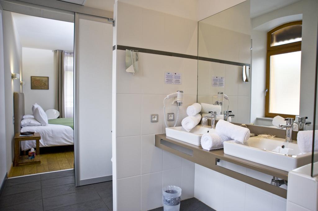 Le Manoir D'Agnes Logis Hotel Restaurant Tarascon-sur-Ariege Luaran gambar