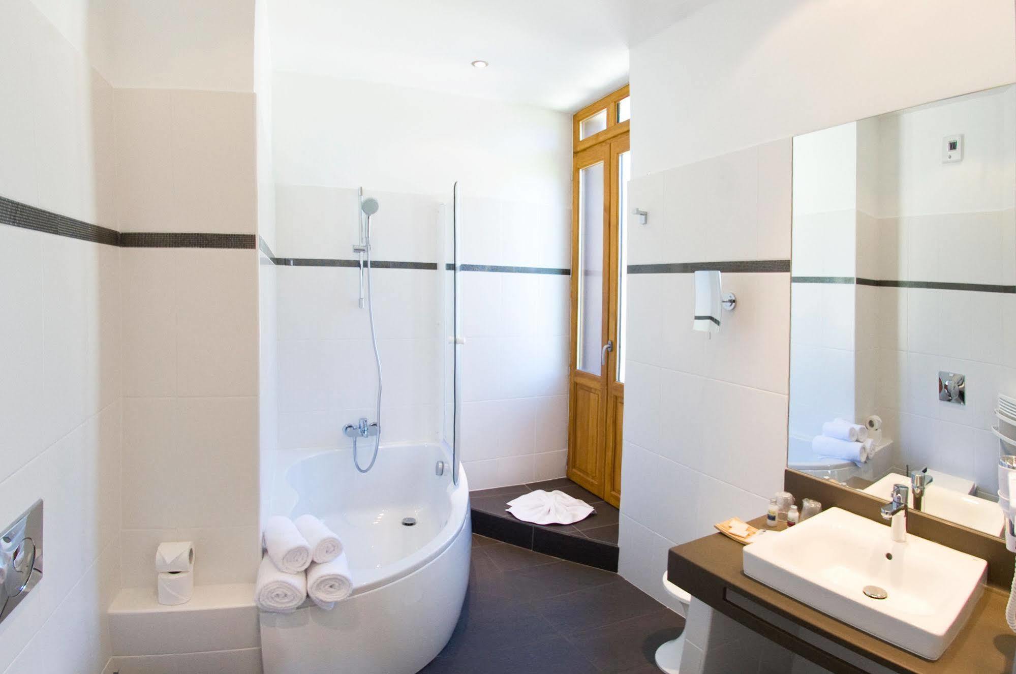 Le Manoir D'Agnes Logis Hotel Restaurant Tarascon-sur-Ariege Luaran gambar